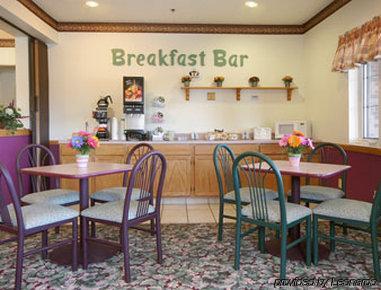 Hotel Super 8 By Wyndham Osage Restaurant photo
