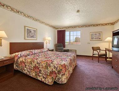 Hotel Super 8 By Wyndham Osage Chambre photo
